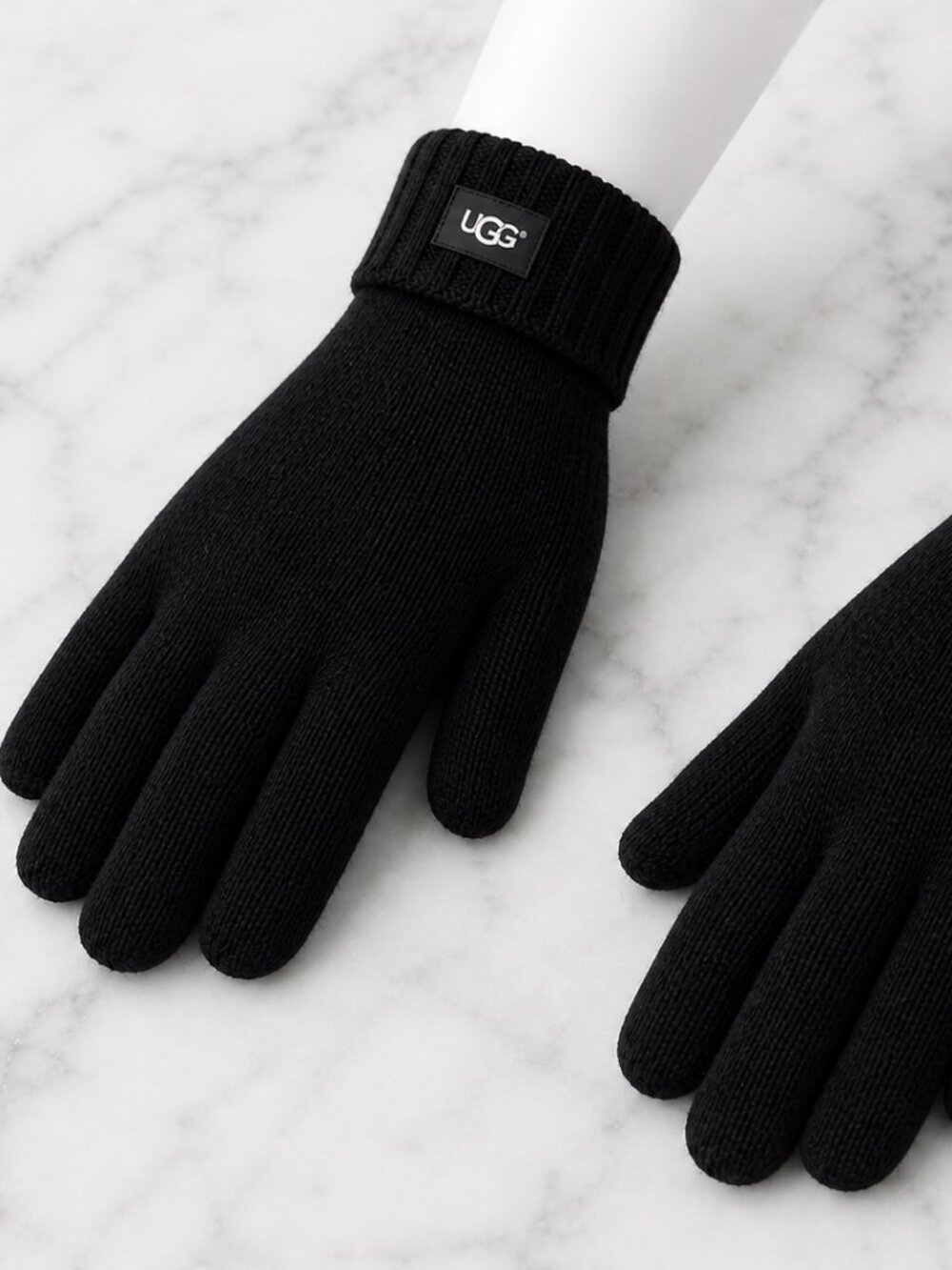 NWT UGG Knit Touchscreen Compatible Gloves – Black